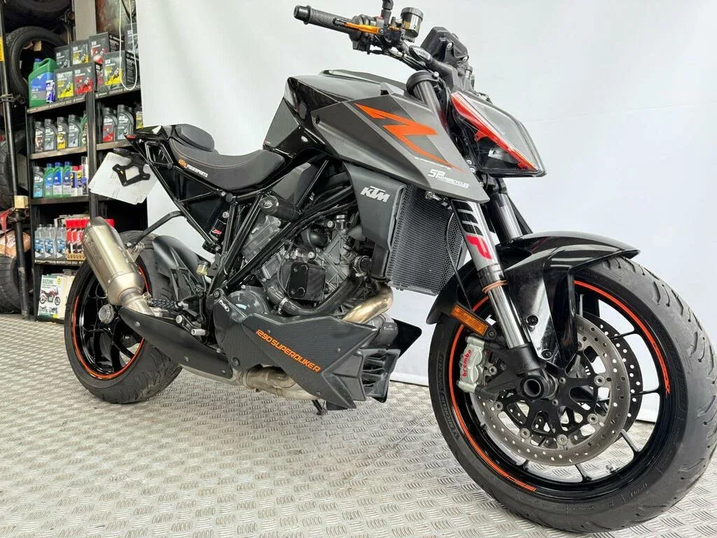 KTM AG 1290 Super Duke R