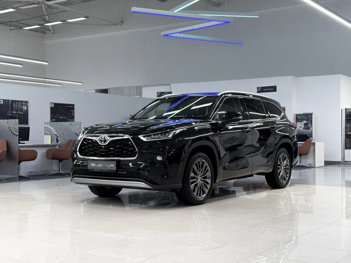 Toyota Highlander IV (U70)