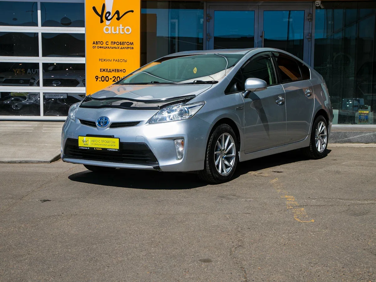 Toyota Prius III Рестайлинг (XW30)