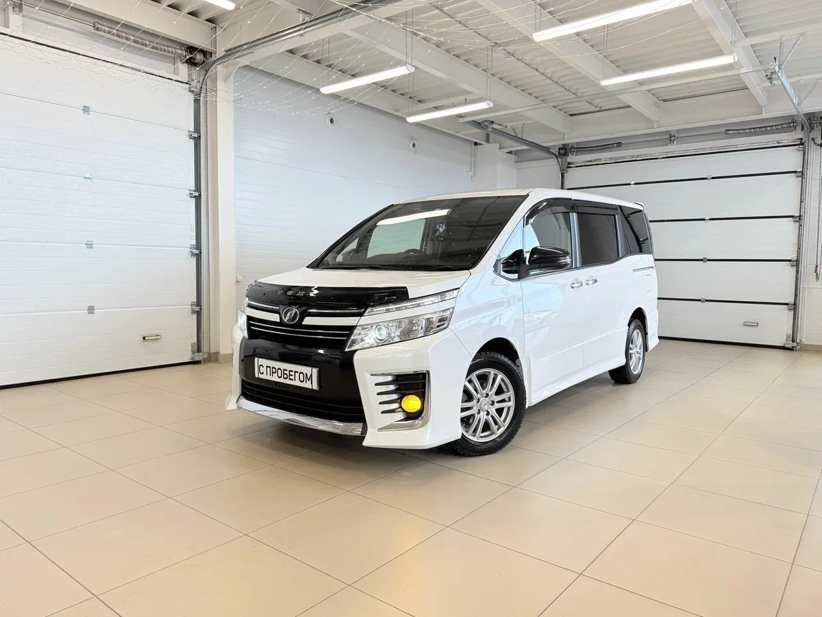 Toyota Voxy III (R80)