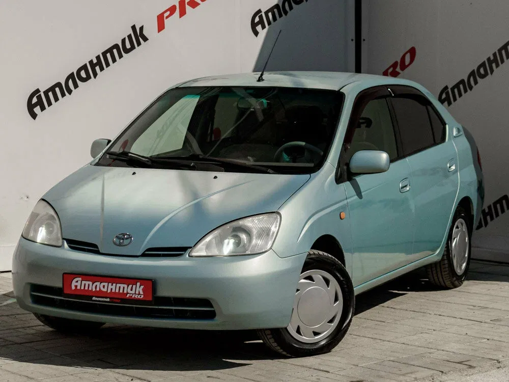 Toyota Prius I Рестайлинг (XW10)