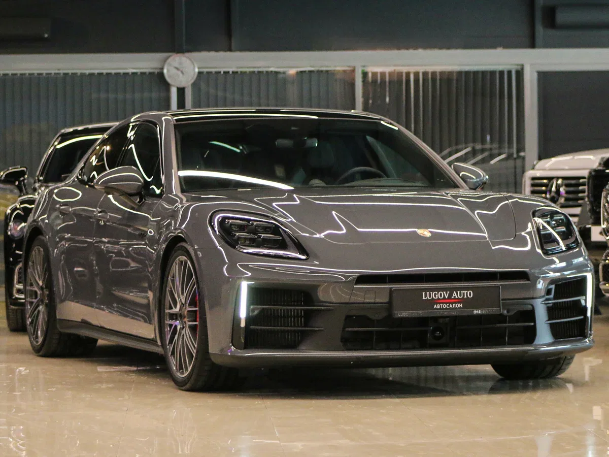 Porsche Panamera III