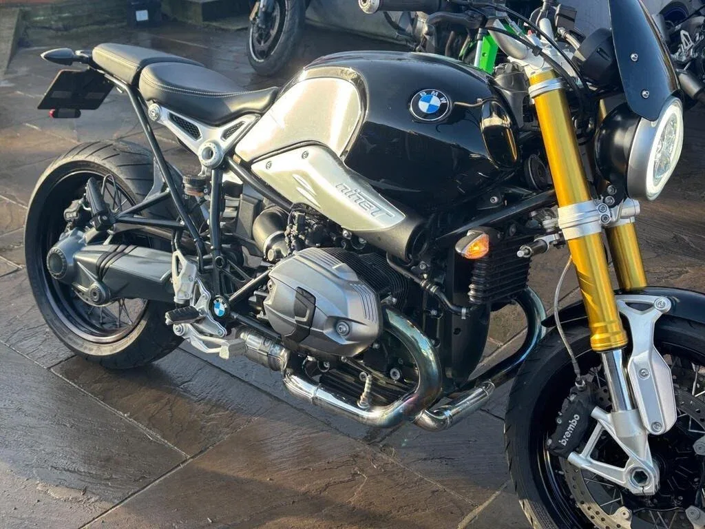 BMW R nine T