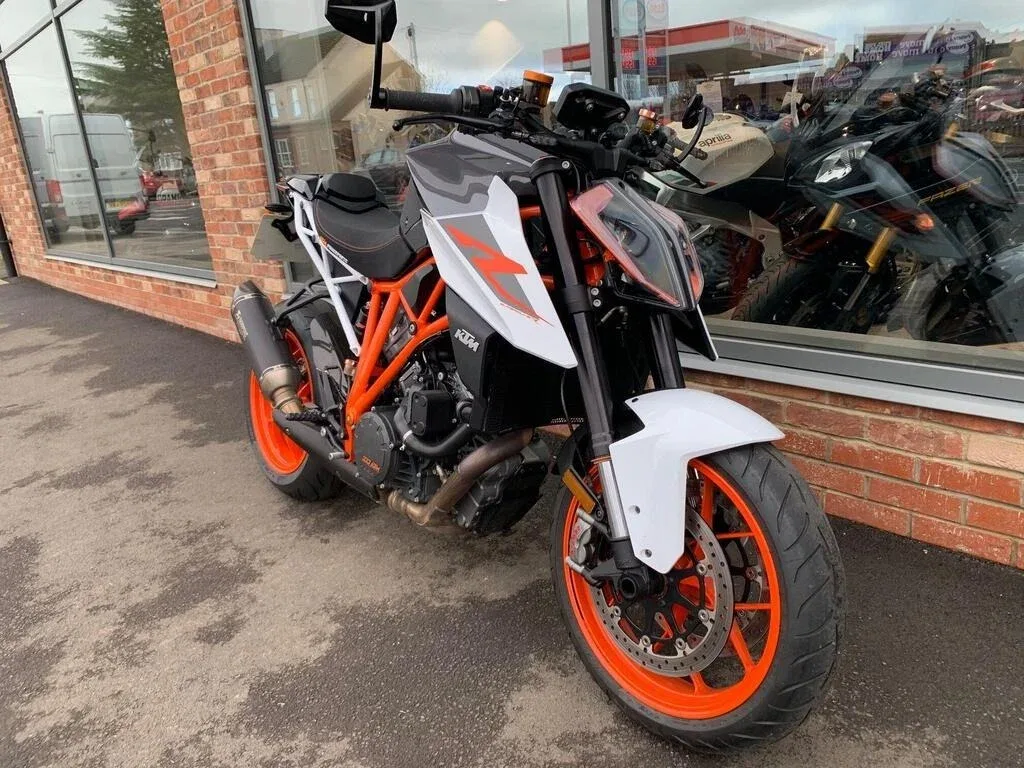 KTM AG 1290 Super Duke R
