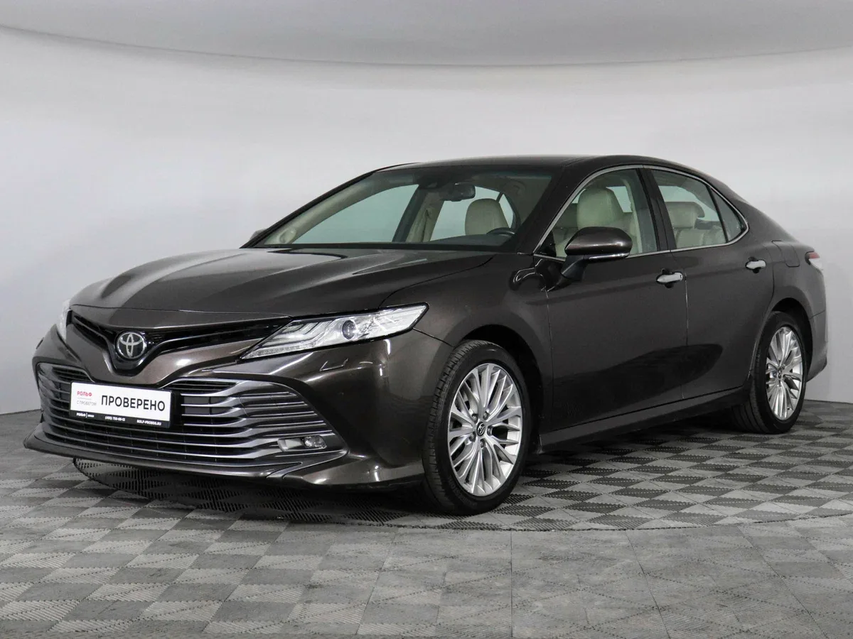 Toyota Camry VIII (XV70)