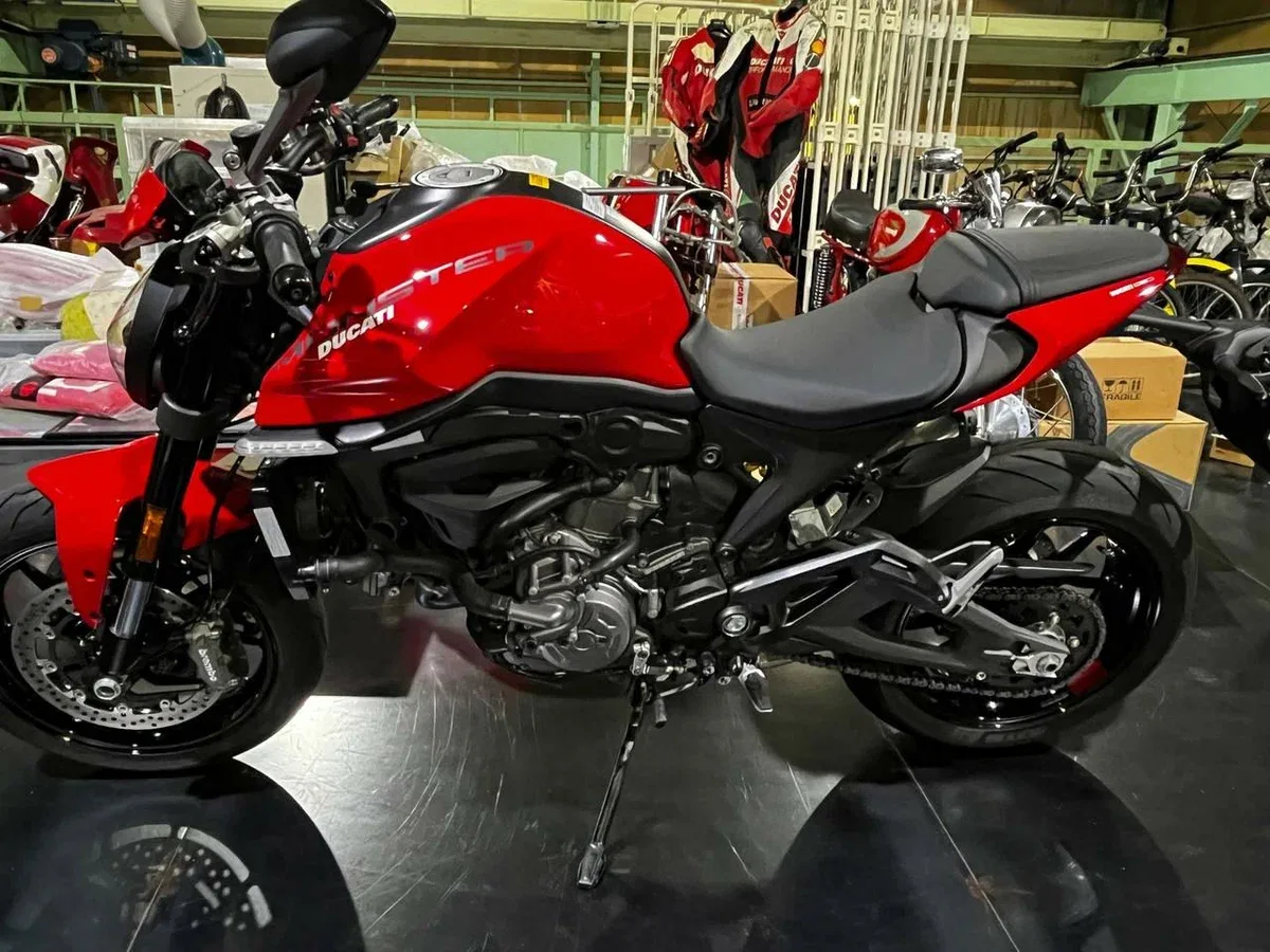Ducati Monster 937