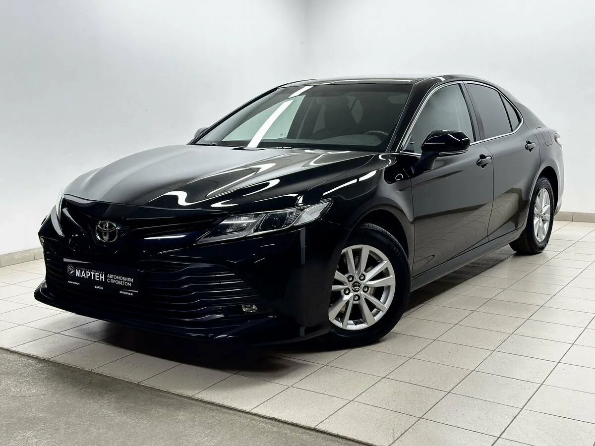 Toyota Camry VIII (XV70)