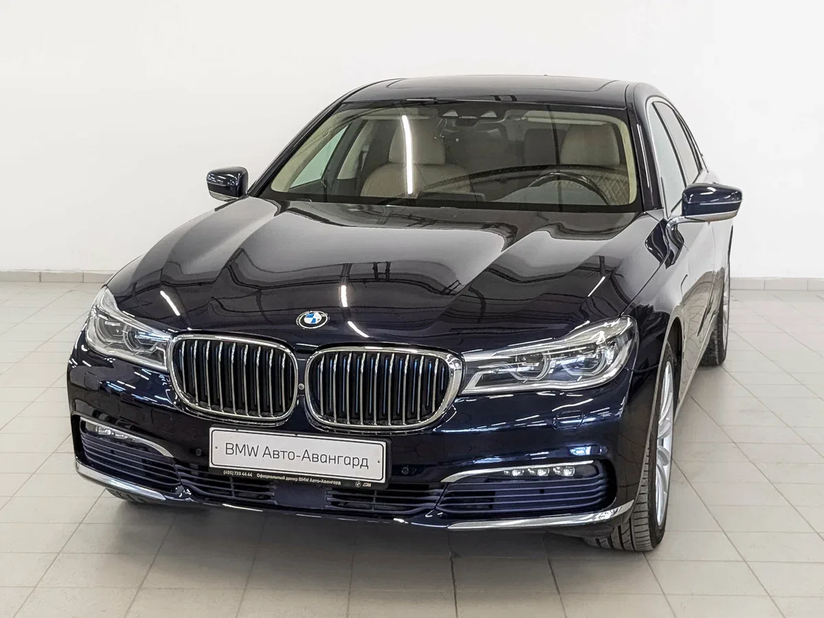 BMW 7 серии VI (G11/G12)