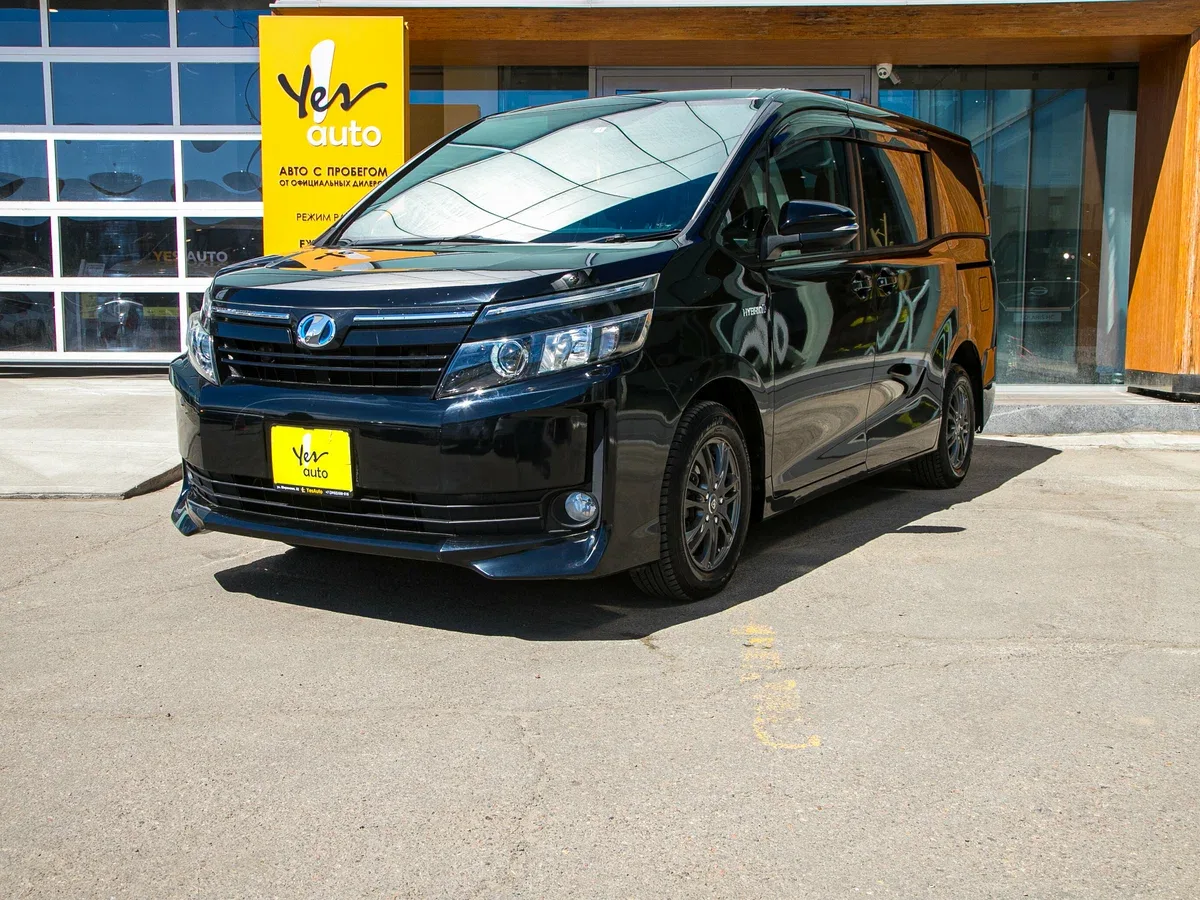 Toyota Voxy III (R80)