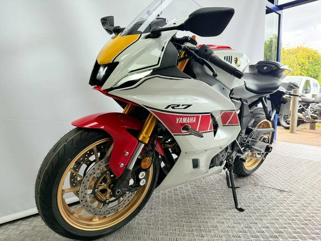 Yamaha YZF-R7
