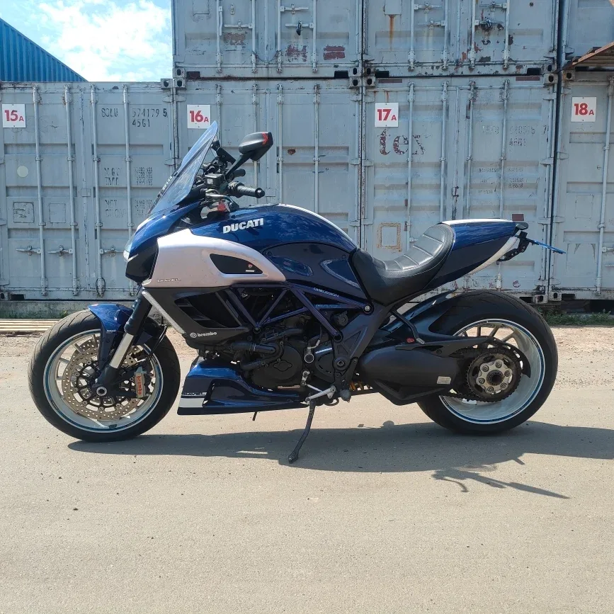 Ducati Diavel V4