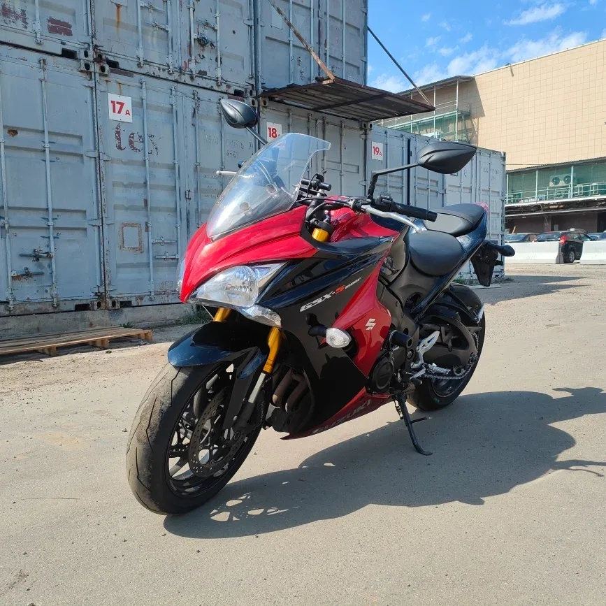 Suzuki GSX-S 1000 F