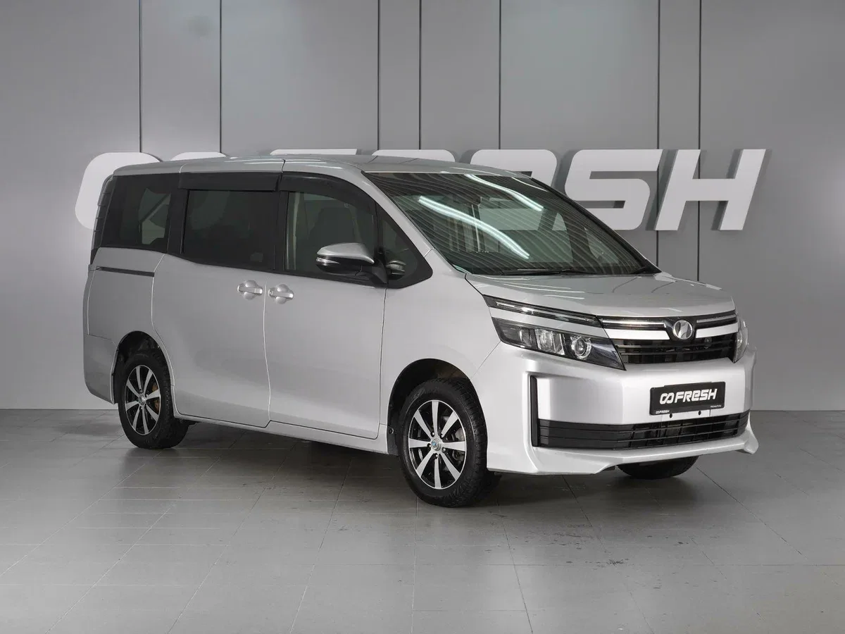 Toyota Voxy III (R80)