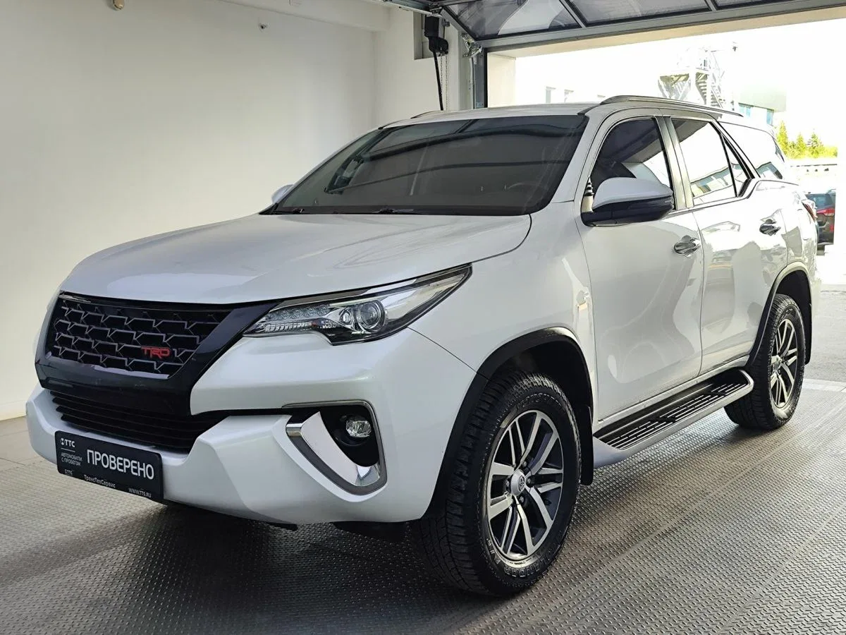 Toyota Fortuner II