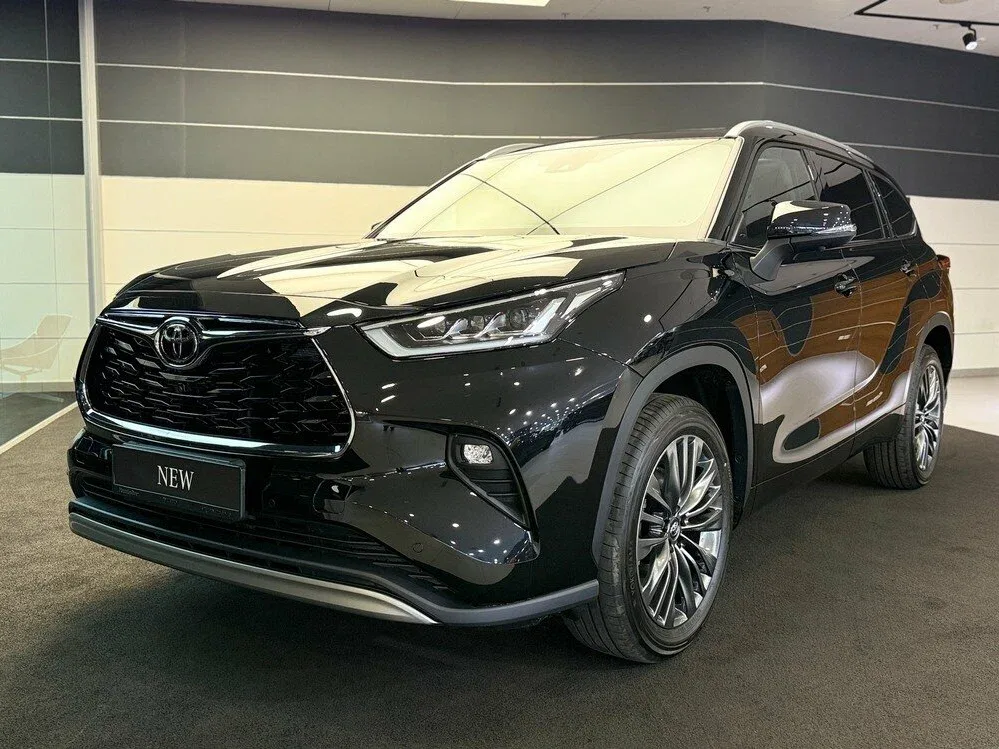 Toyota Highlander IV (U70)