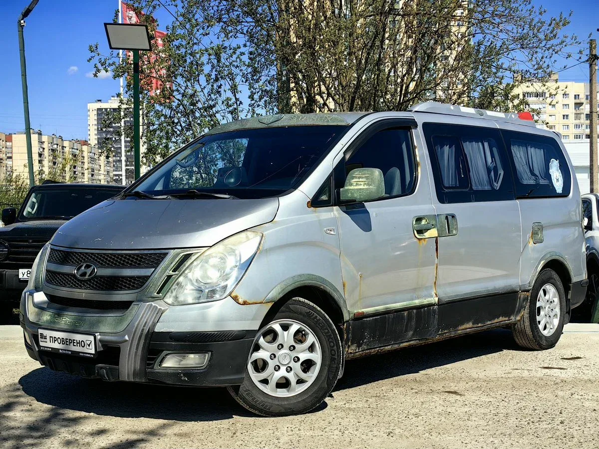 Hyundai Grand Starex I