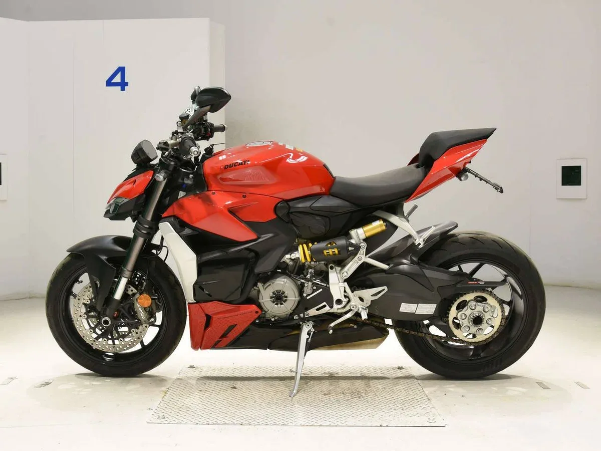 Ducati Streetfighter V2