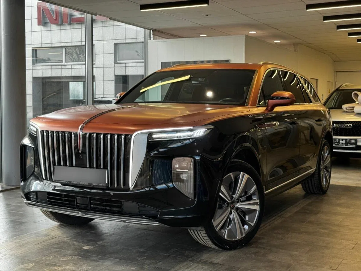 Hongqi E-HS9