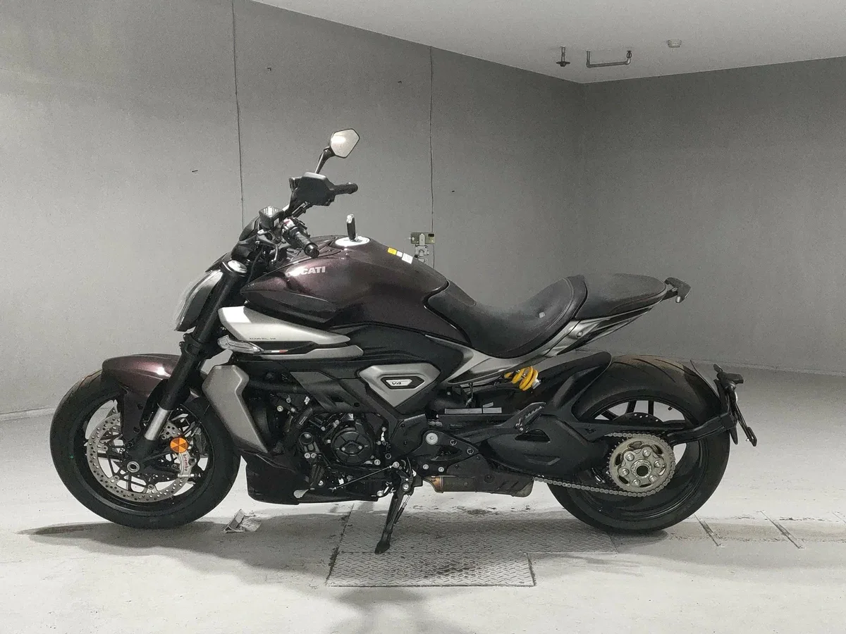 Ducati XDiavel V4
