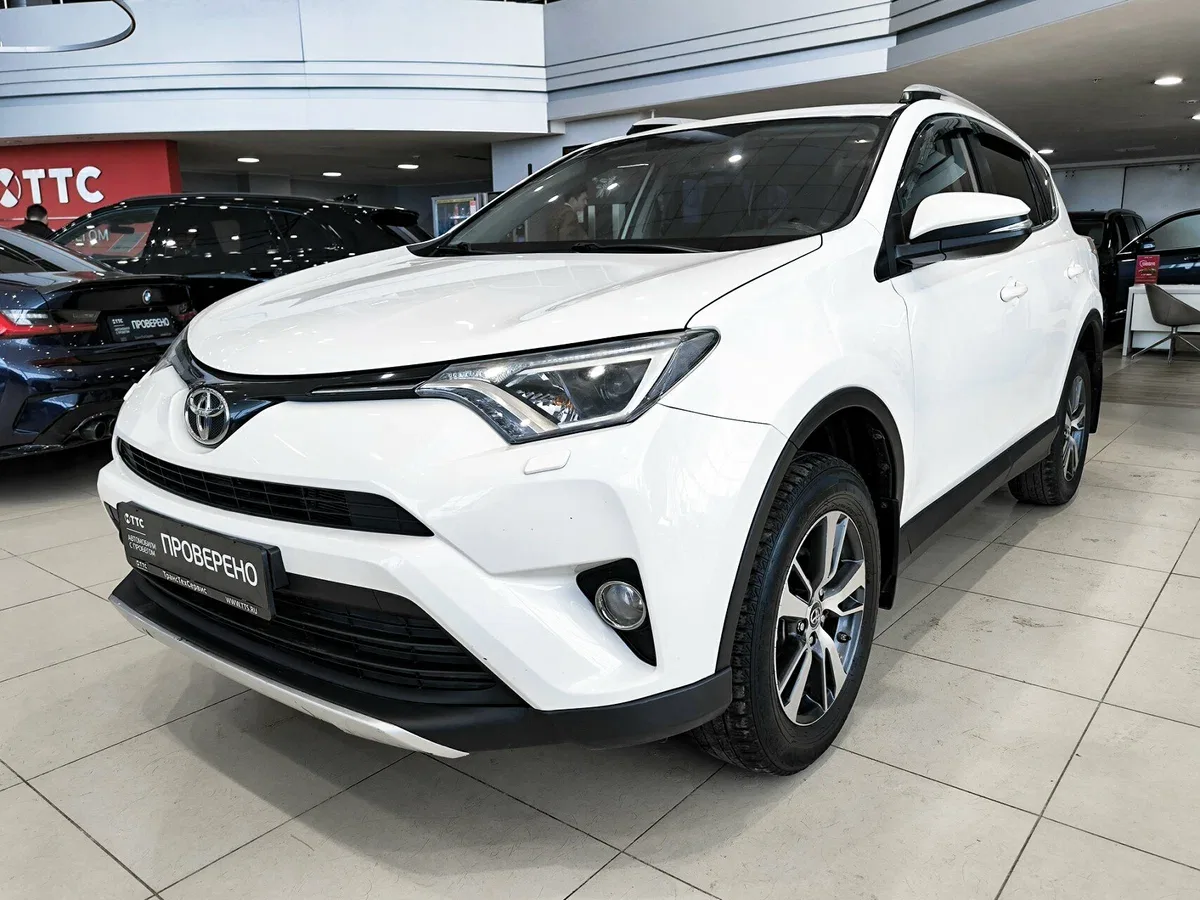 Toyota RAV4 IV (XA40) Рестайлинг
