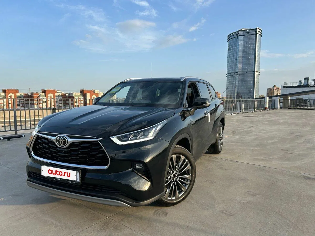 Toyota Highlander IV (U70)
