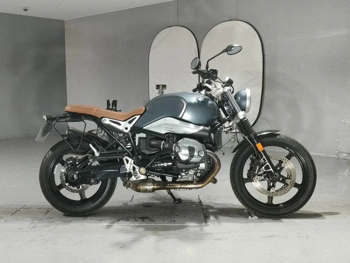 BMW R nine T Pure