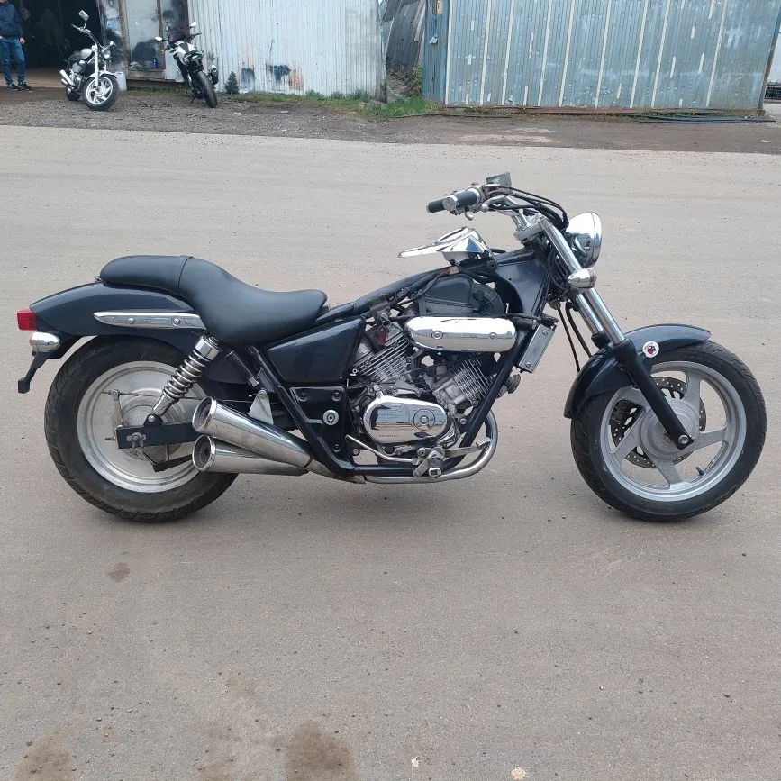 Honda Magna