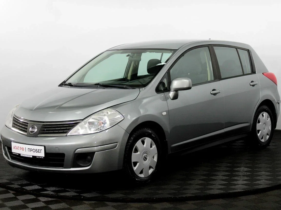 Nissan Tiida I