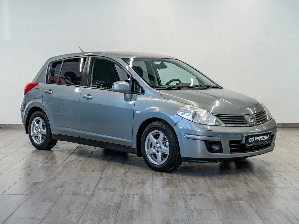 Nissan Tiida I
