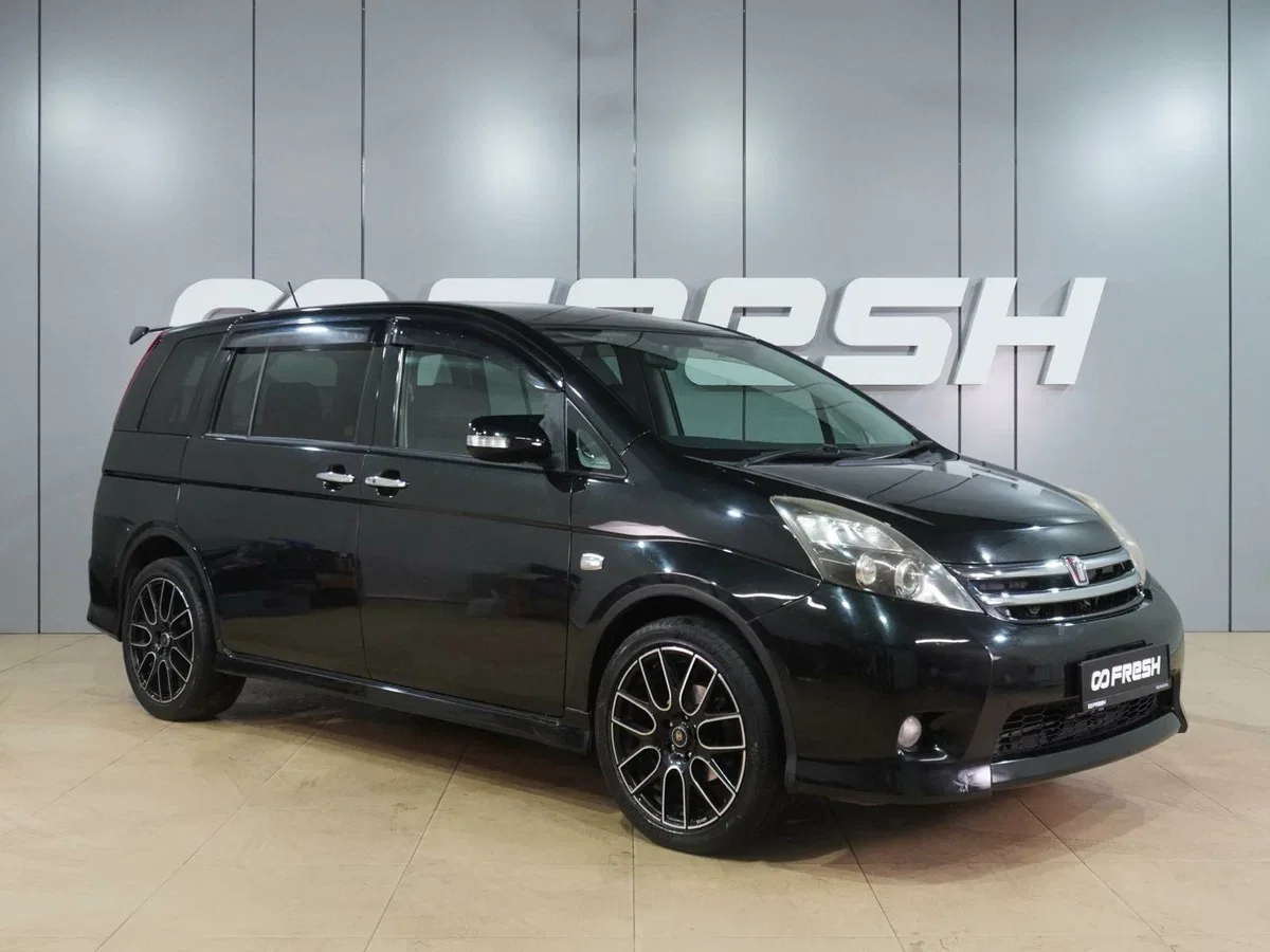 Toyota ISis I Рестайлинг