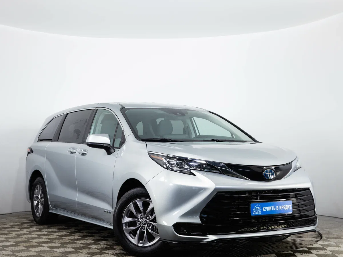 Toyota Sienna IV