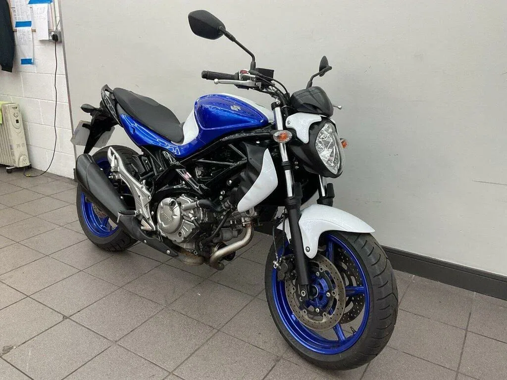 Suzuki SFV 650 Gladius