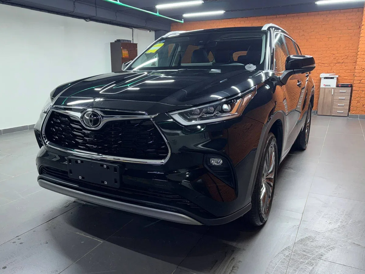 Toyota Highlander IV (U70)