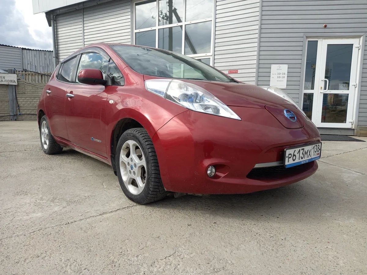 Nissan Leaf I (ZE0/AZE0)