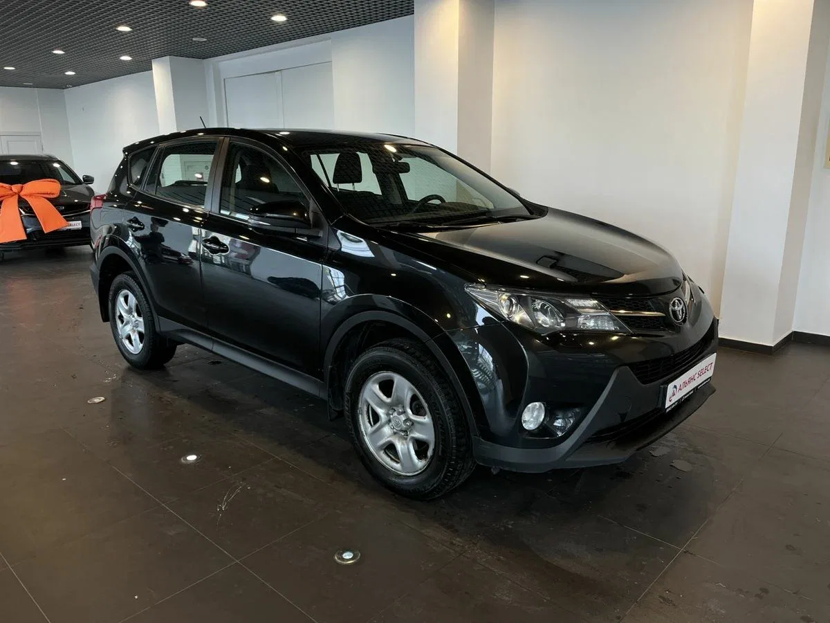 Toyota RAV4 IV (XA40)