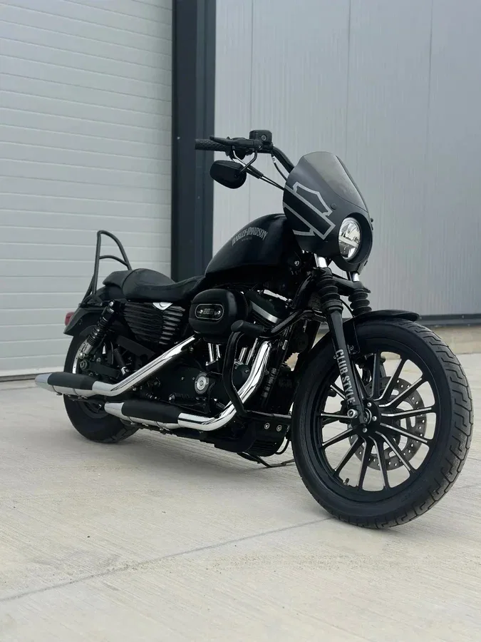 Harley-Davidson Sportster 883
