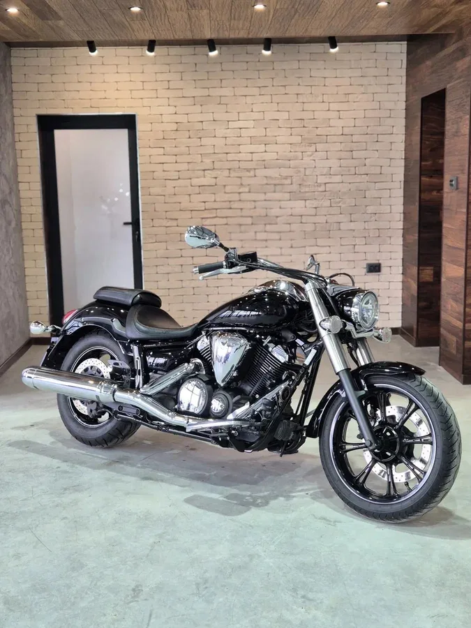 Yamaha XVS950