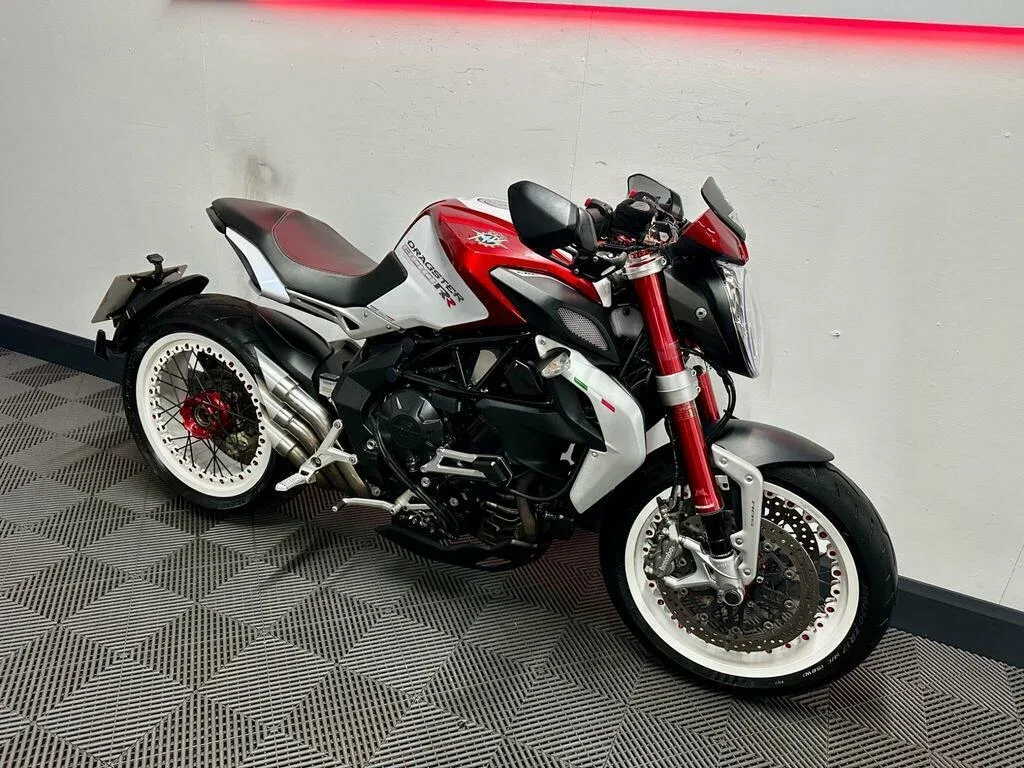 MV Agusta Brutale 800