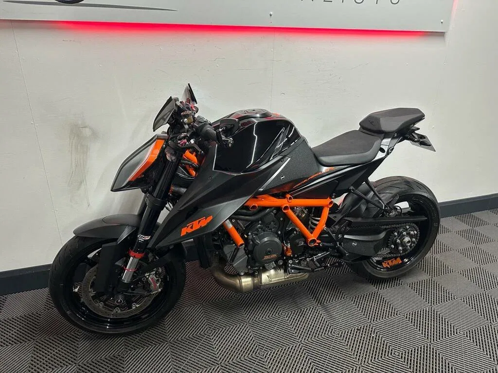 KTM AG 1290 Super Duke R