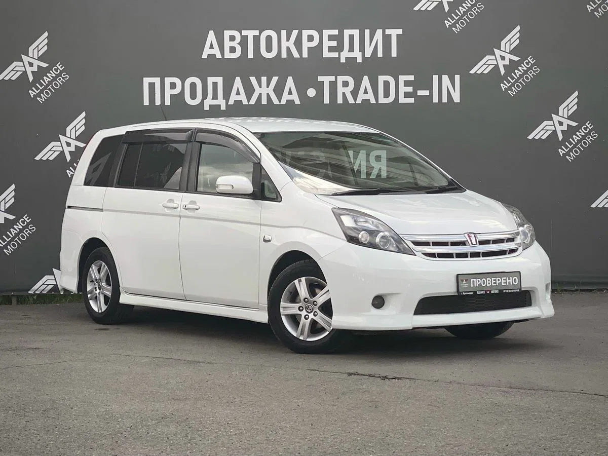 Toyota ISis I Рестайлинг