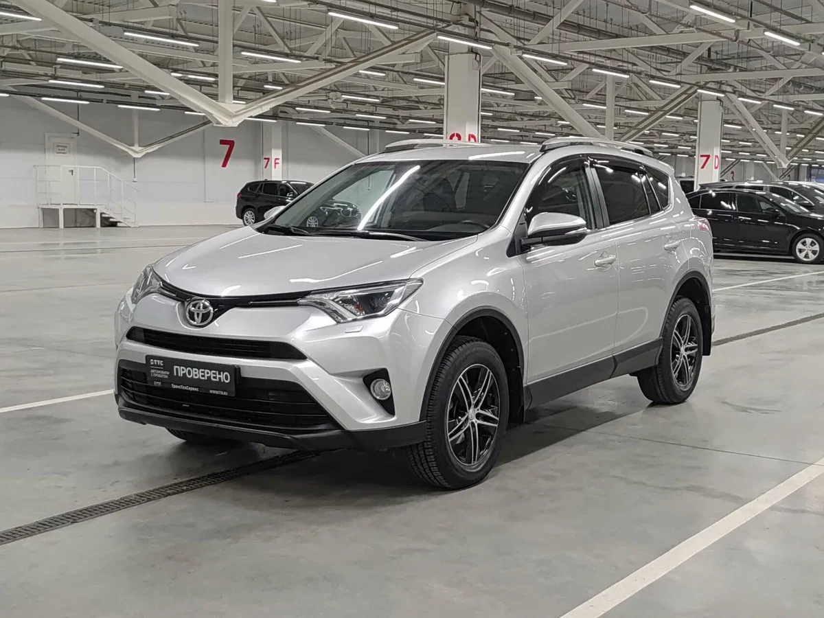 Toyota RAV4 IV (XA40) Рестайлинг