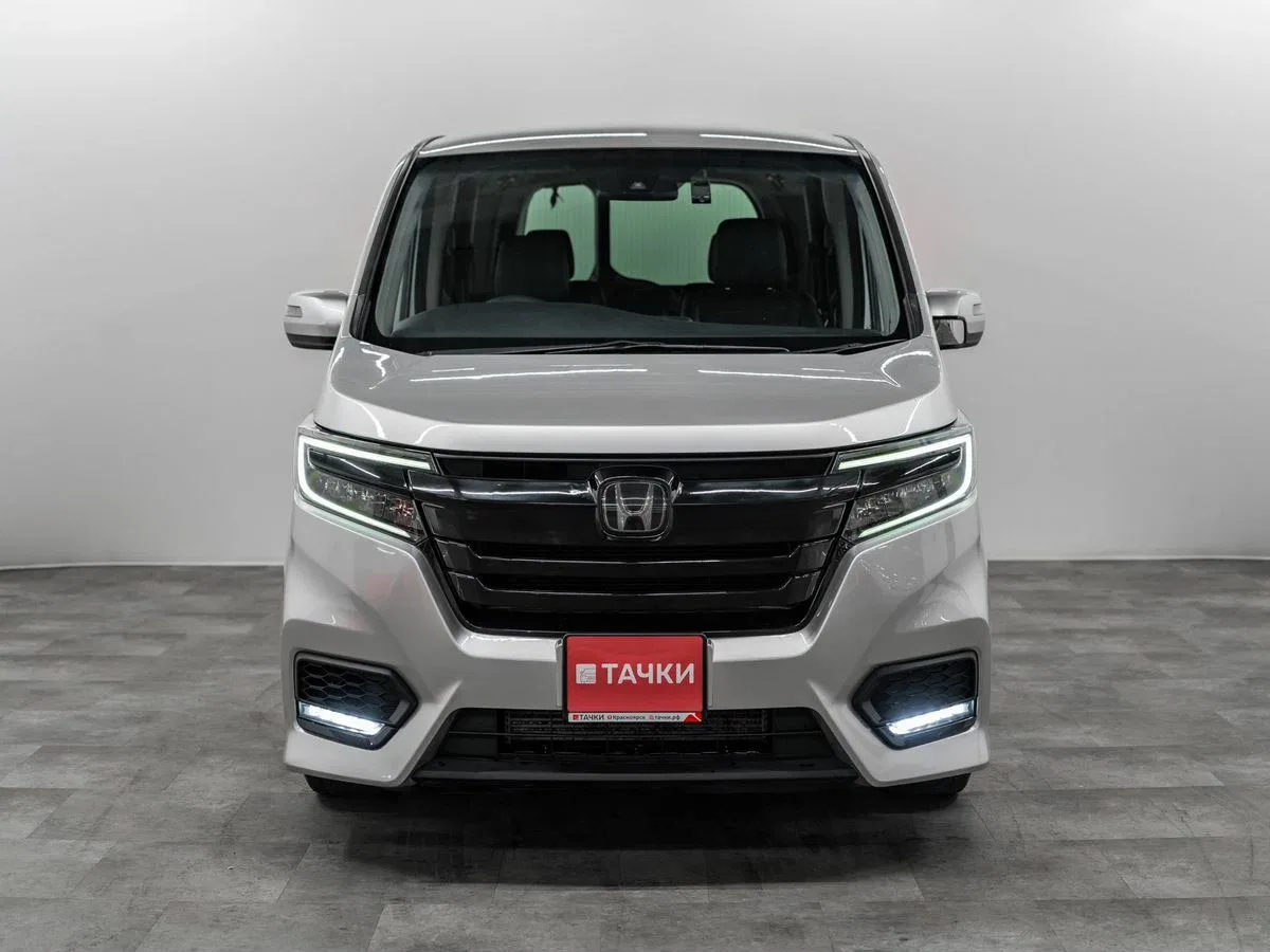 Honda Stepwgn V Рестайлинг