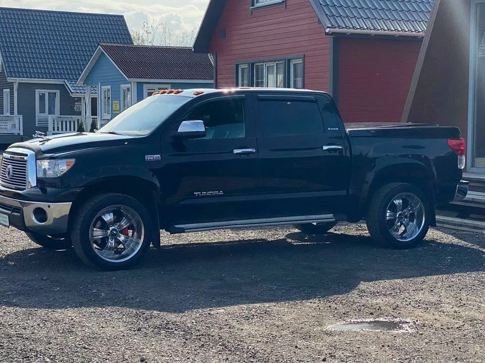 Toyota Tundra II