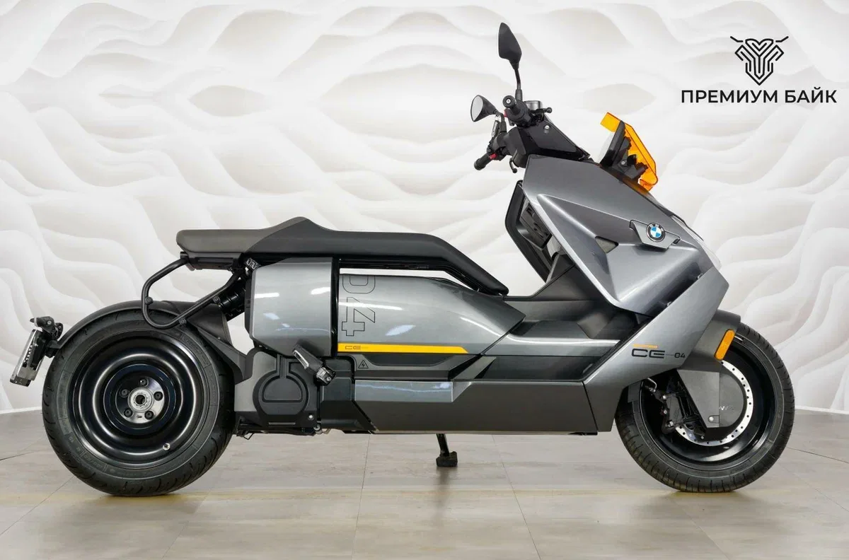 BMW CE 04