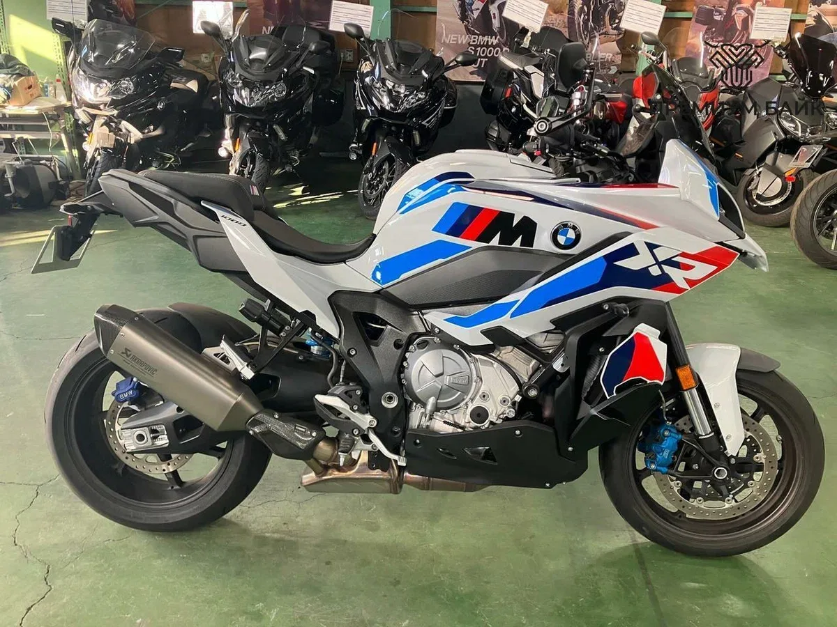BMW M 1000 XR