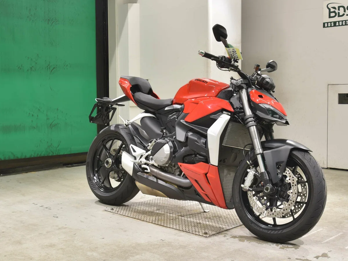 Ducati Streetfighter V2