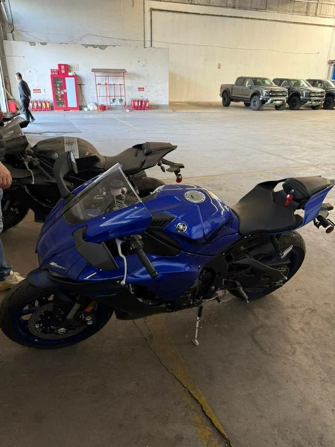 Yamaha YZF-R1