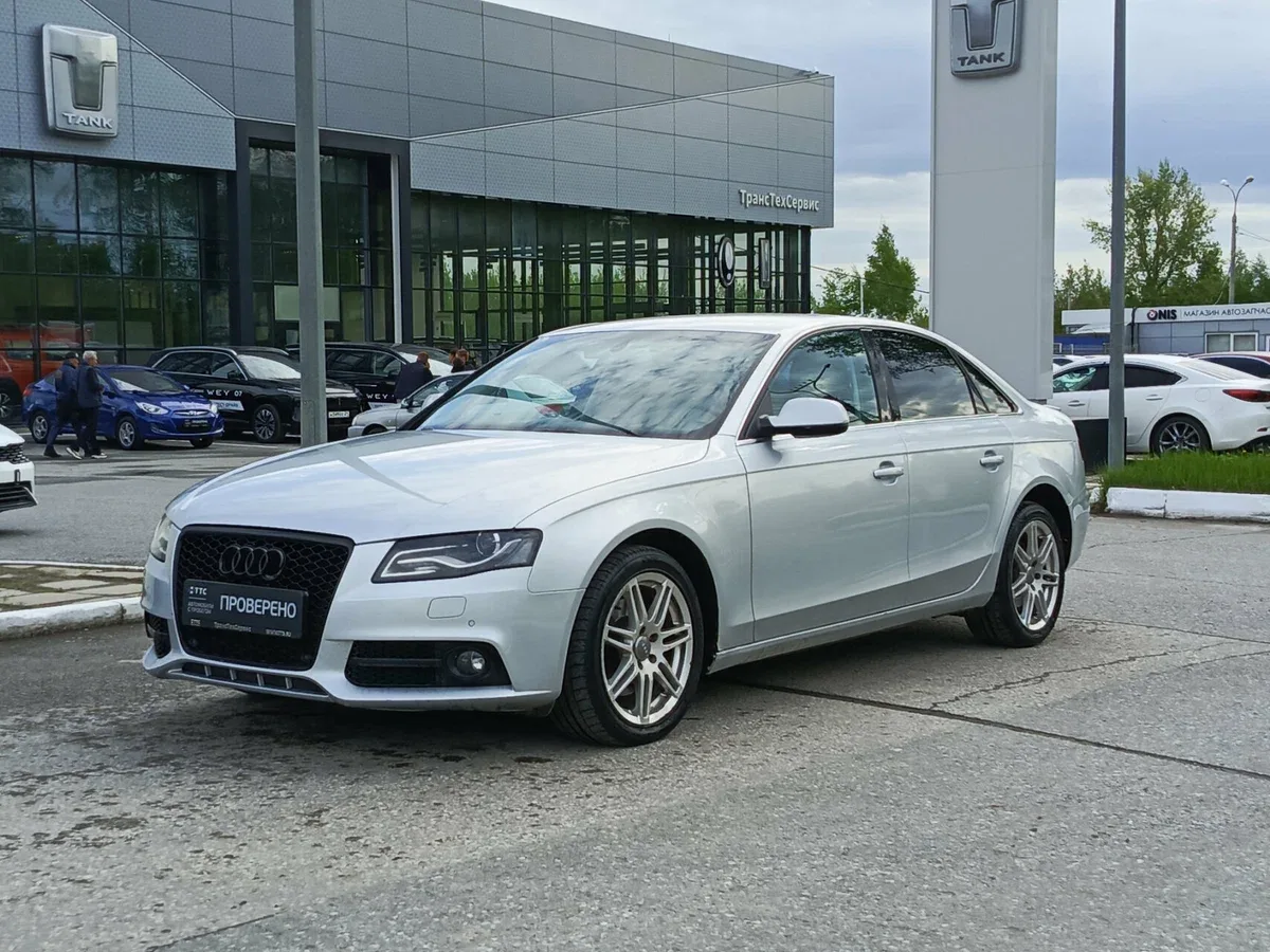Audi A4 IV (B8)