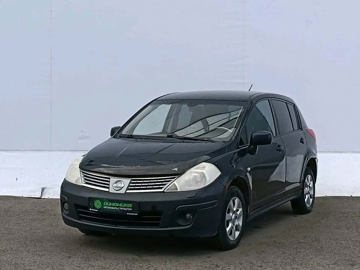 Nissan Tiida I