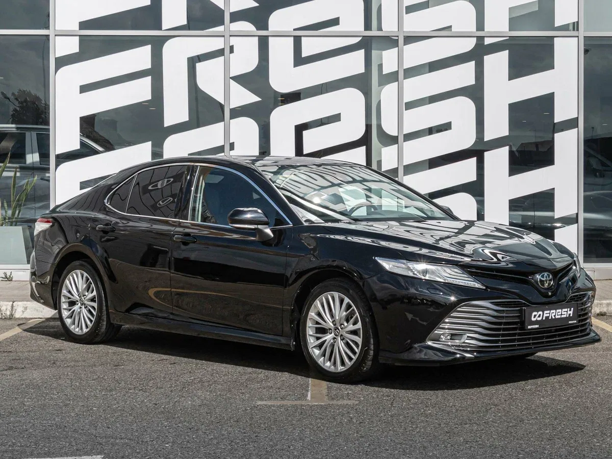 Toyota Camry VIII (XV70)